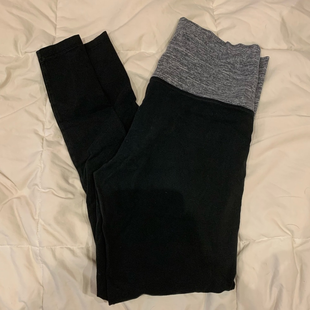 🚚MOVING SALE MUST GO VS pink fold over leggings
